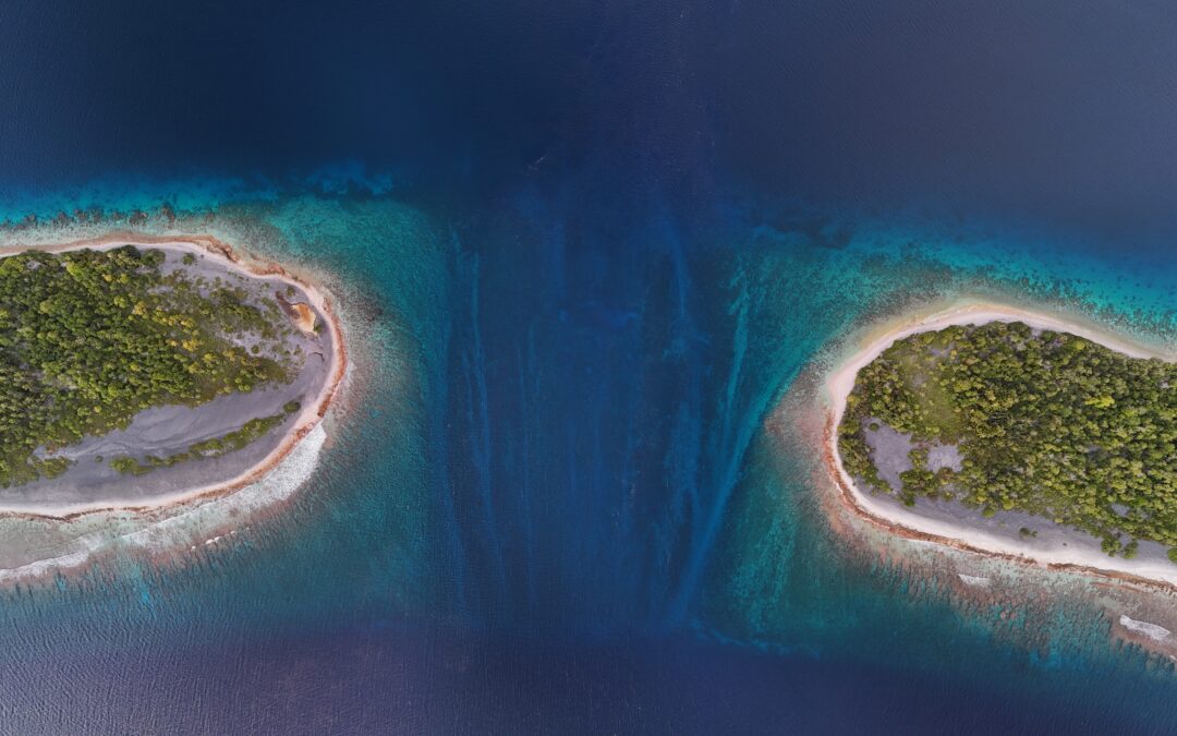 French Polynesia – Mystery of the Atoll Passes